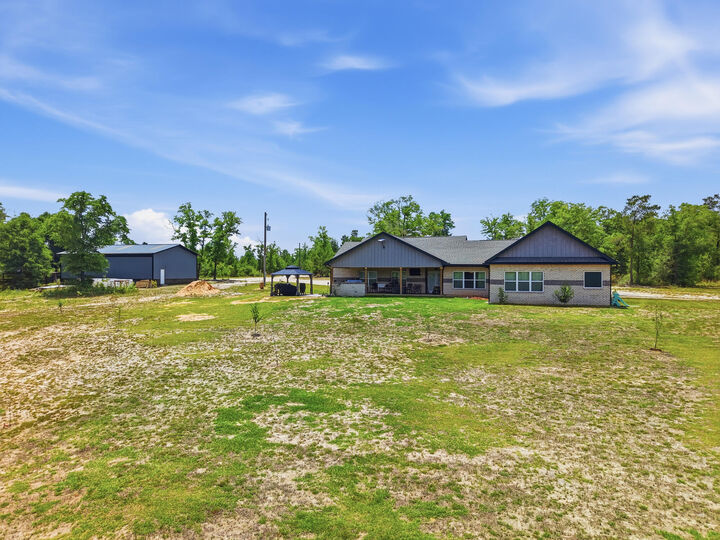 Property Photo: 5450 Highway 393 FL 32539
