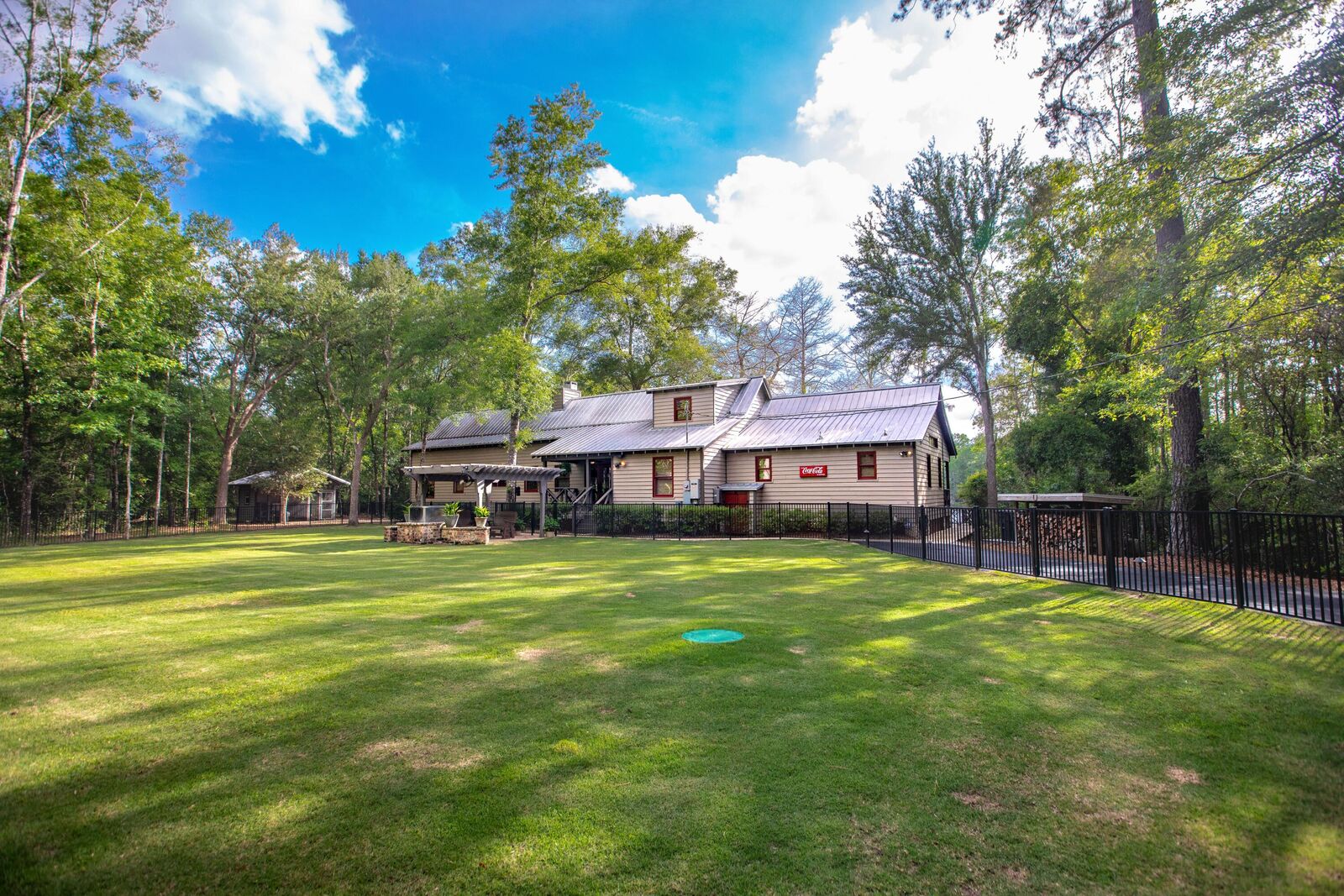 Property Photo: 1830 US-90 FL 32464