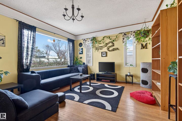 Property Photo: 6402 106 Street NW AB T6H 2V4