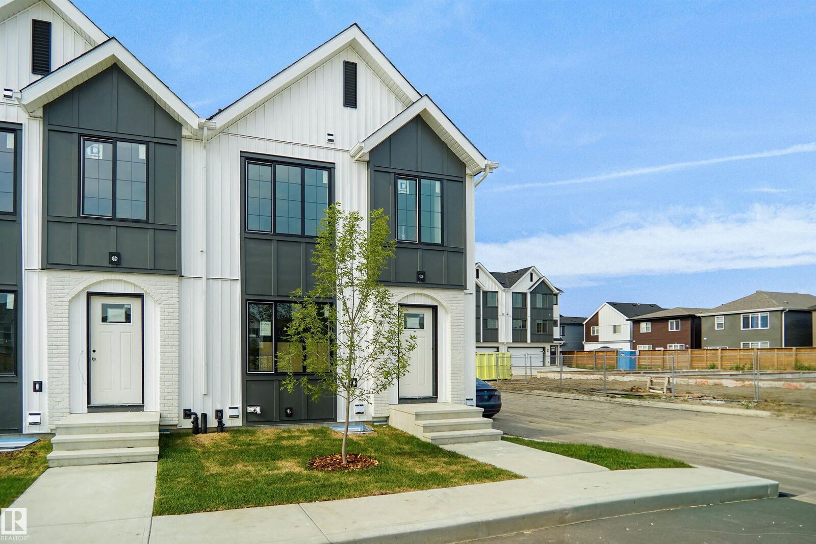 Property Photo: 17319 5 Street NE 32 AB T5Y 4G2