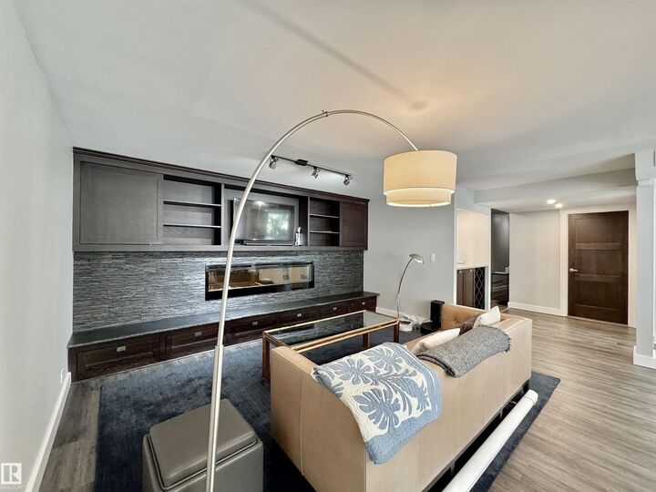 Property Photo:  10010 119 Street NW 201  AB T5K 1Y8 