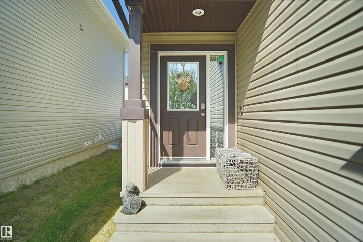 Property Photo:  16804 53 Street NW  AB T5Y 0R6 