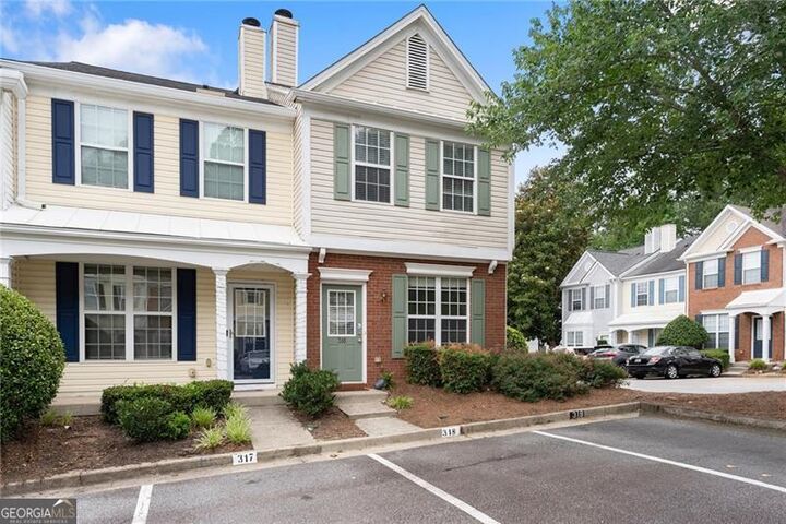 Property Photo: 318 Devonshire Drive GA 30022