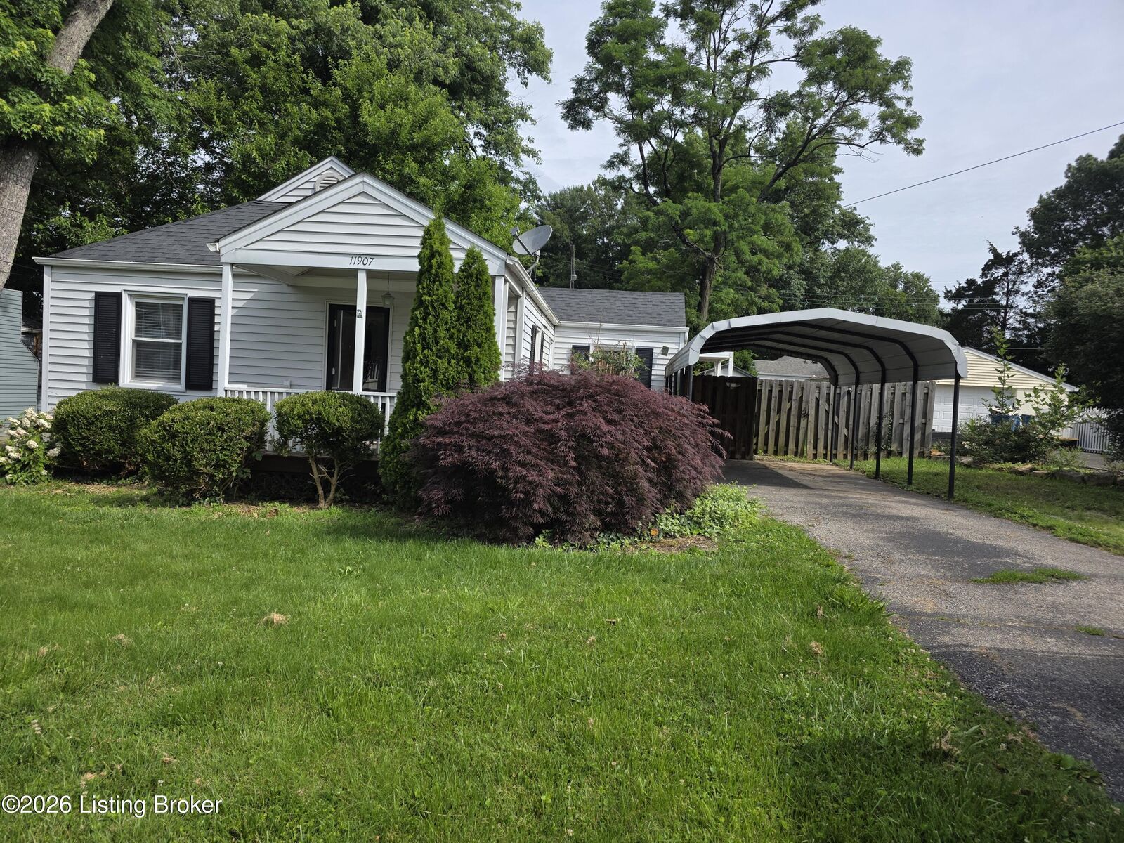 Property Photo:  11907 Locust Rd  KY 40243 