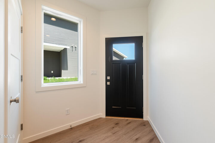 Property Photo:  4118 Platinum Street  ND 58503 