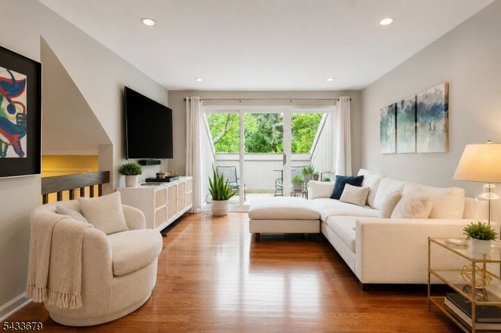 Property Photo:  7 Newcastle Ct  NJ 07046 
