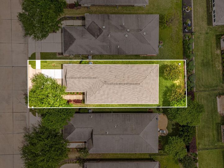 Property Photo: 1031 Oleander Way TX 77469