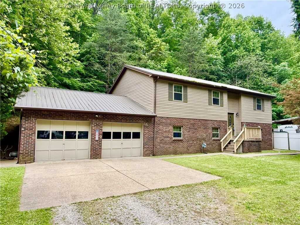 Property Photo:  1432 New Hope Road  WV 25071 