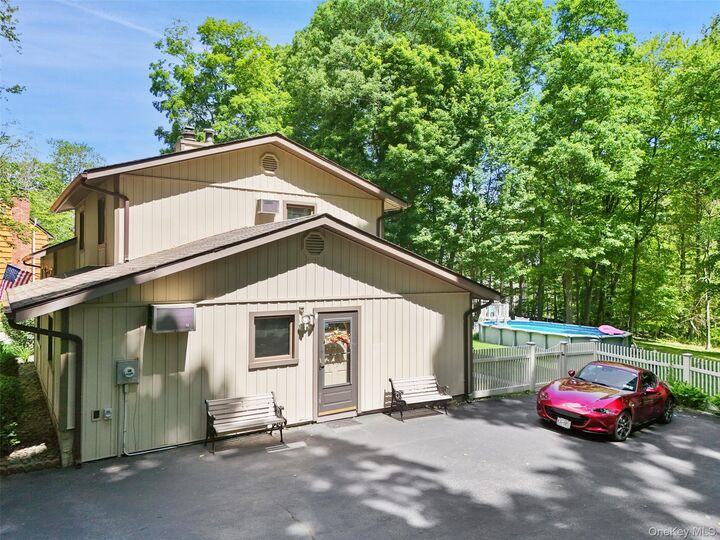 Property Photo:  90 Timberlane Court  NY 10598 
