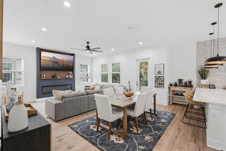 Property Photo: 1727 Maryland Avenue NE FL 33703