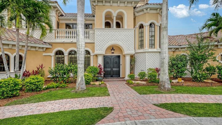 Property Photo:  1630 Assisi Drive 18  FL 34231 