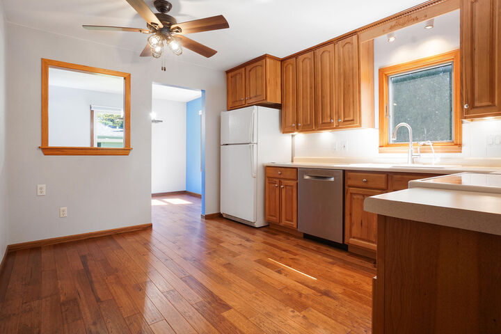 Property Photo:  524 Birch Ln  WI 53027 