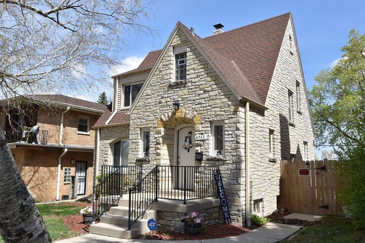 Property Photo: 6502 W Medford Ave WI 53218