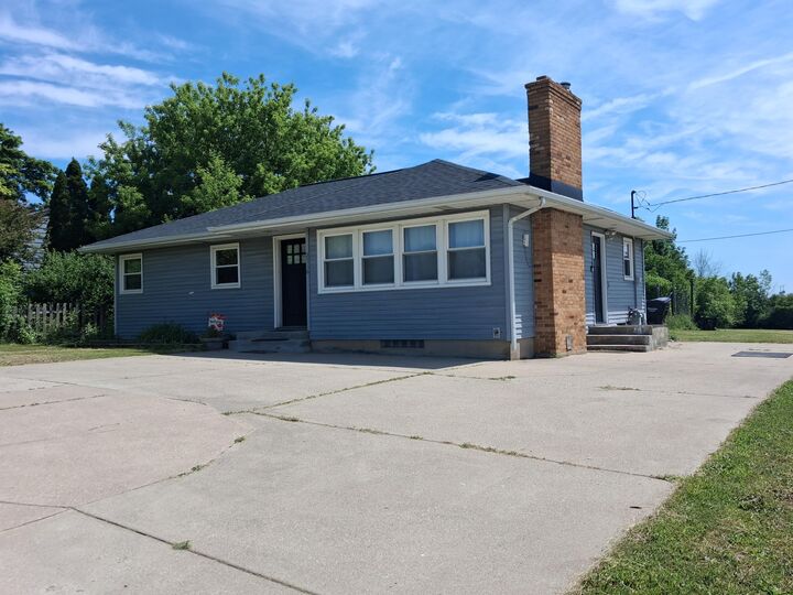 Property Photo: 2716 Ridgemoor Drive SE MI 49512
