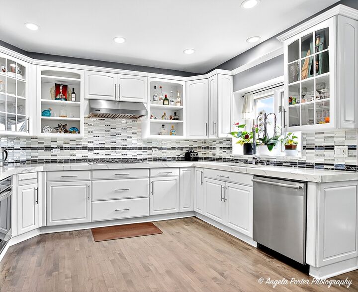 Property Photo:  701 Caitlin Court  IL 60030 