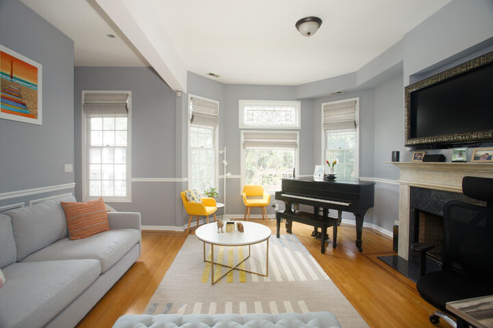 Property Photo:  1425 W Henderson Street 2  IL 60657 