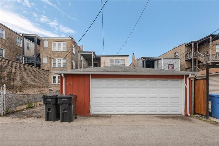 Property Photo:  6219 N Claremont Avenue  IL 60659 