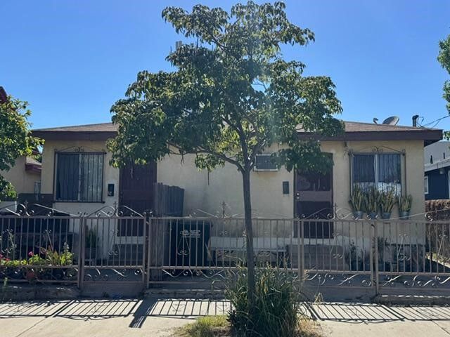 Property Photo: 231 S Hicks CA 90063