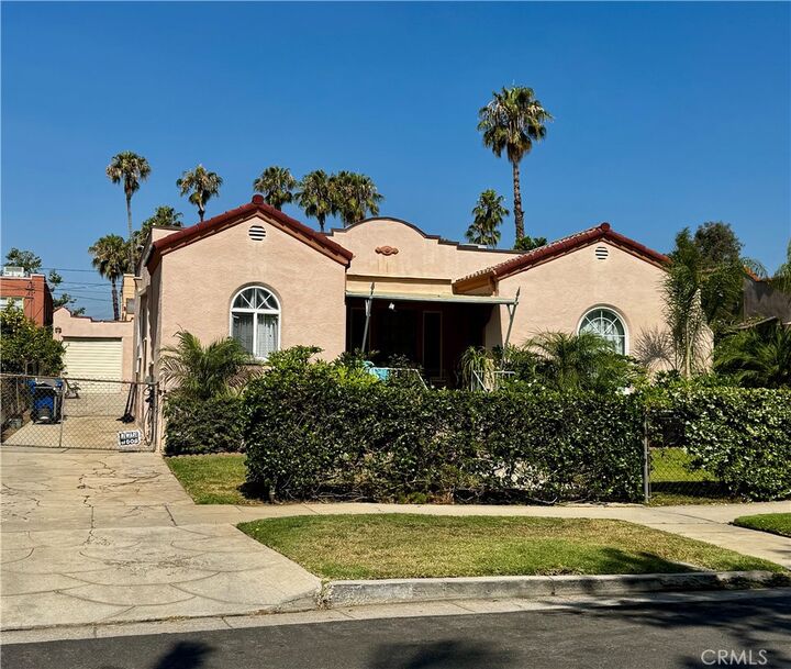 Property Photo:  1553 N Commonwealth  CA 90027 