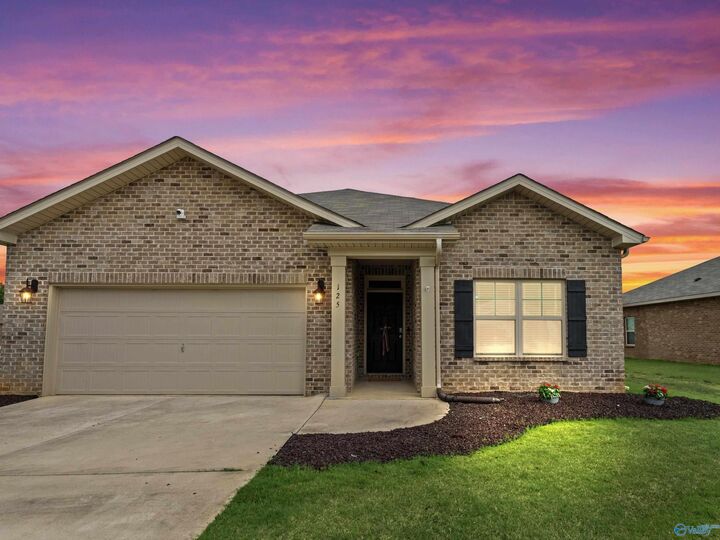 Property Photo: 125 Cave Springs Circle AL 35763