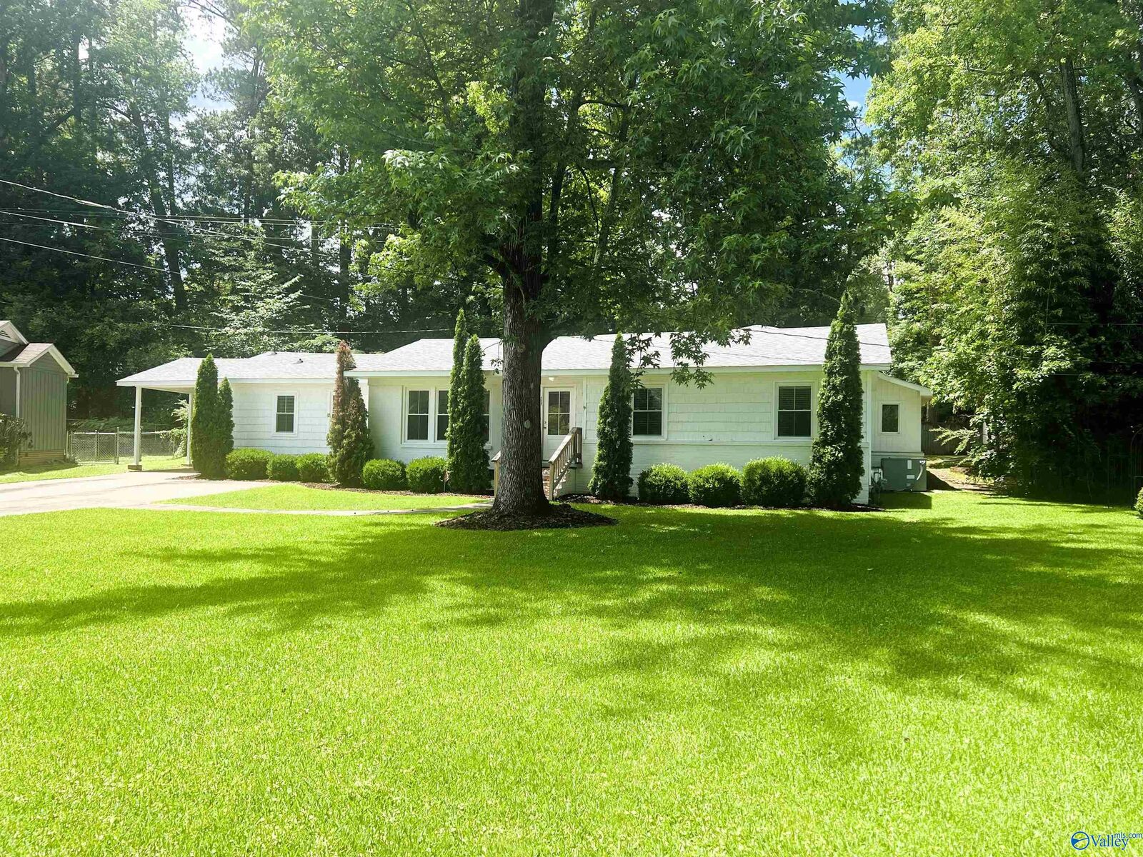 Property Photo:  117 Clubview Circle  AL 35901 