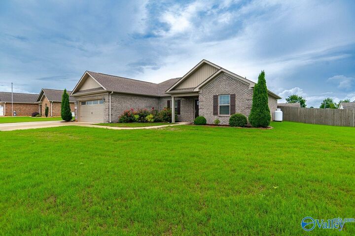 Property Photo:  113 Stillwood Drive  AL 35750 