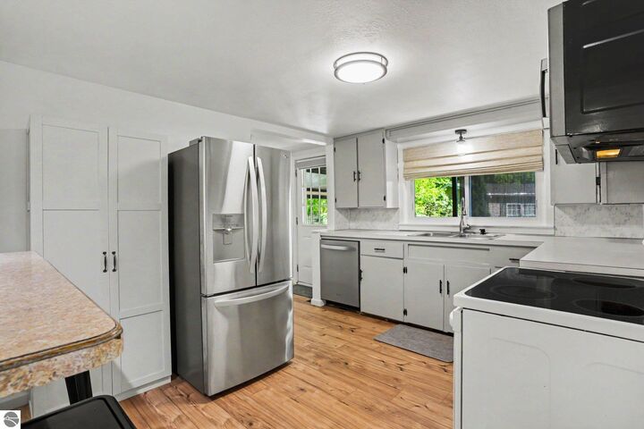 Property Photo:  5290 E Broadway Road  MI 48858 