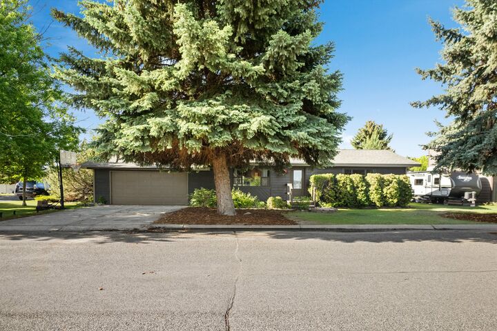 Property Photo: 1497 Otter Road MT 59602