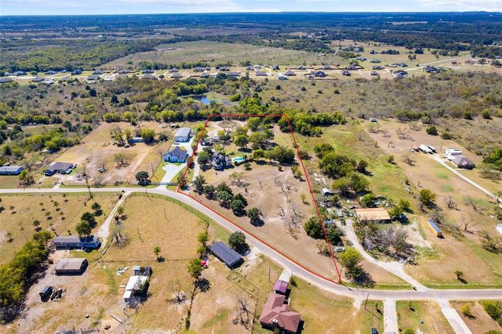 Property Photo:  1724 Zagota Crossing Road  TX 75161 
