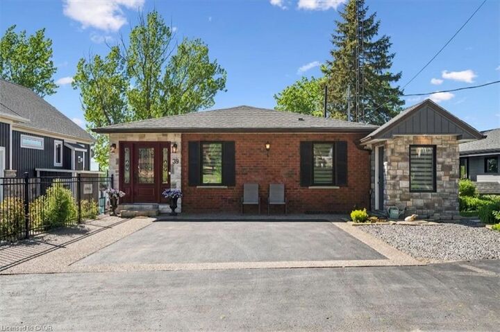 Property Photo: 39 Holly Trail ON N3C 2V4