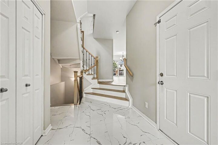 Property Photo:  158 Lokoya Street  ON K2S 0J5 