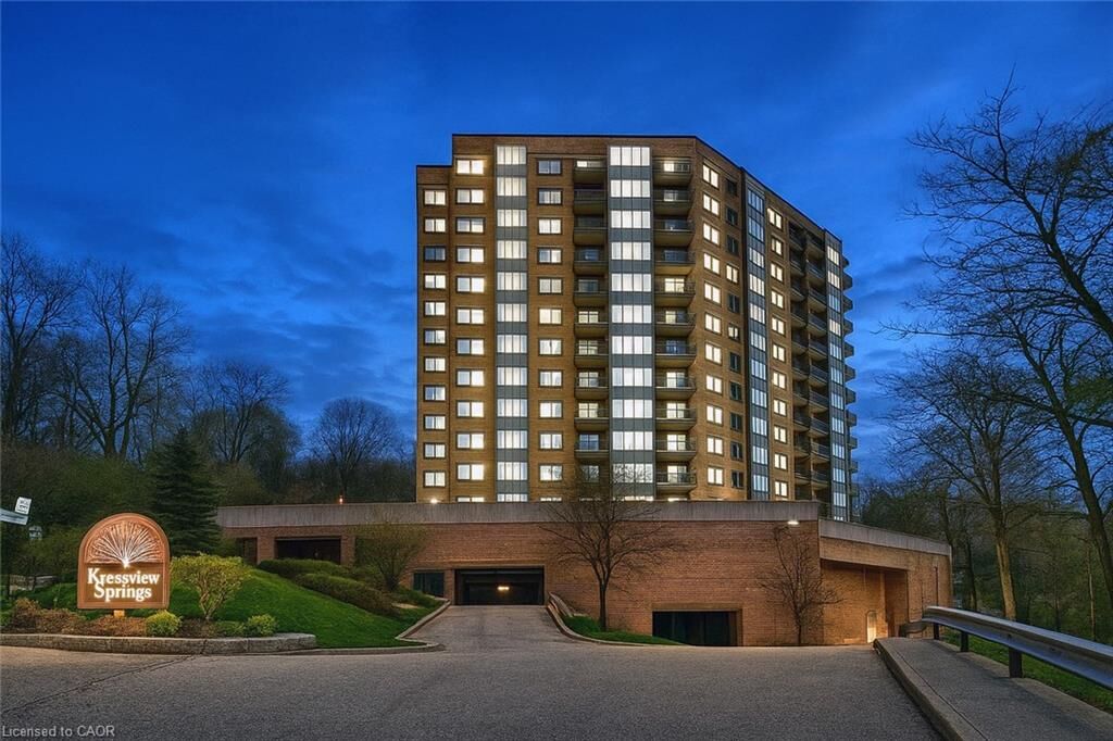 Property Photo:  237 King Street W 1305  ON N3H 5L2 