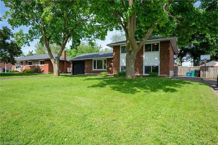 Property Photo:  19 Taylor Avenue  ON N1R 5M1 