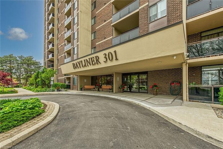 Property Photo:  301 Frances Avenue 1904  ON L8E 3W6 