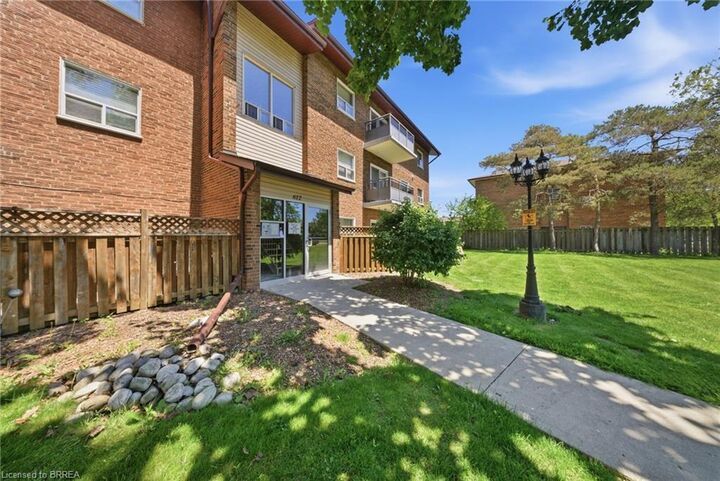 Property Photo:  612 Grey Street 19  ON N3S 4Y1 