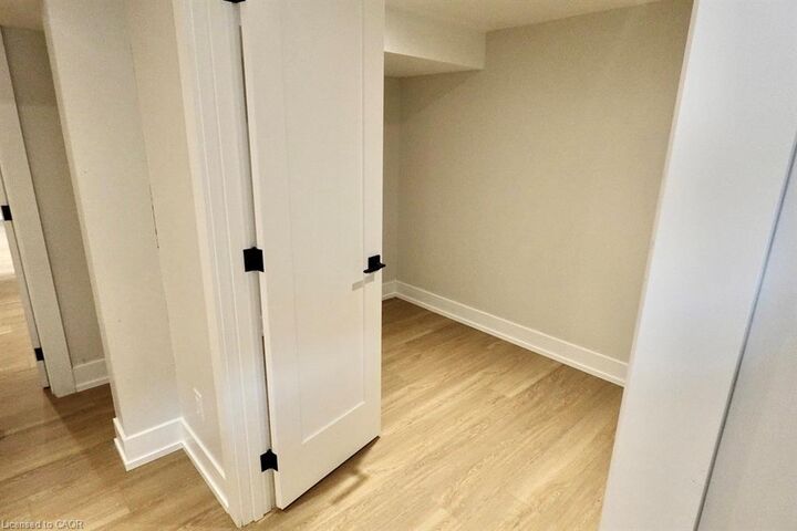 Property Photo: 246 Marlborough Street Unit 5 ON N3S 4T3