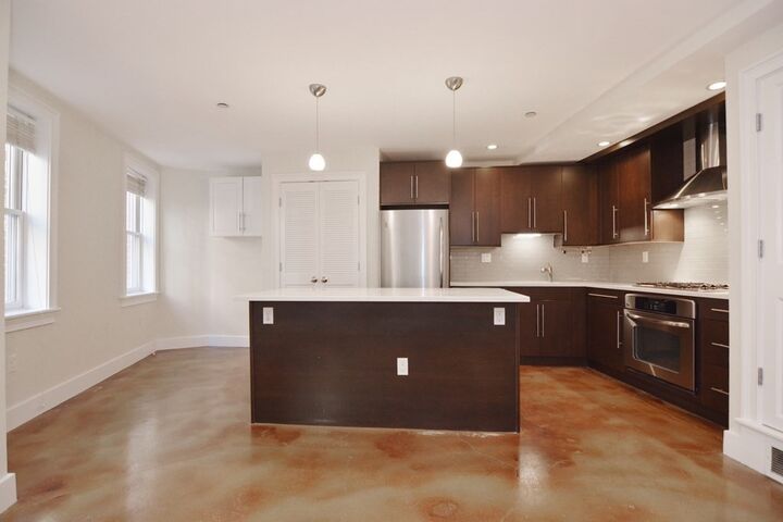 Property Photo:  64-66 Salem Street 2F  MA 02113 