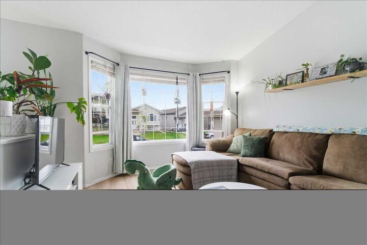 Property Photo: 11218 76 Avenue AB T8W 0G4