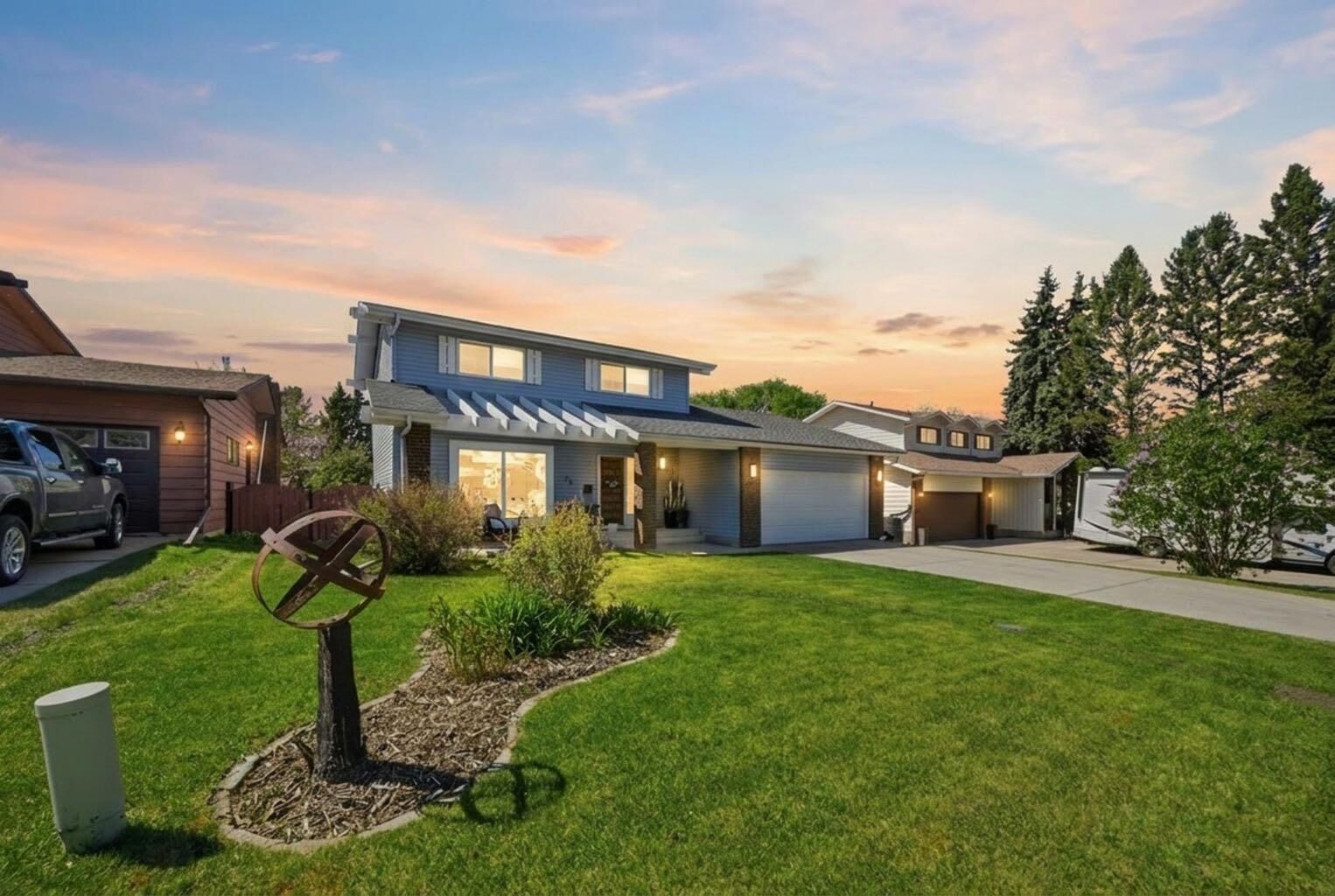 Property Photo:  75 Hill Crescent  AB T4N 6G3 