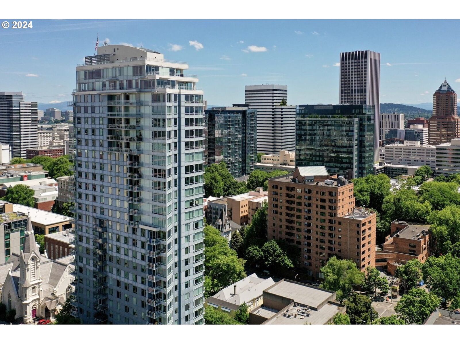 Property Photo:  1500 SW 11th Ave 307  OR 97201 