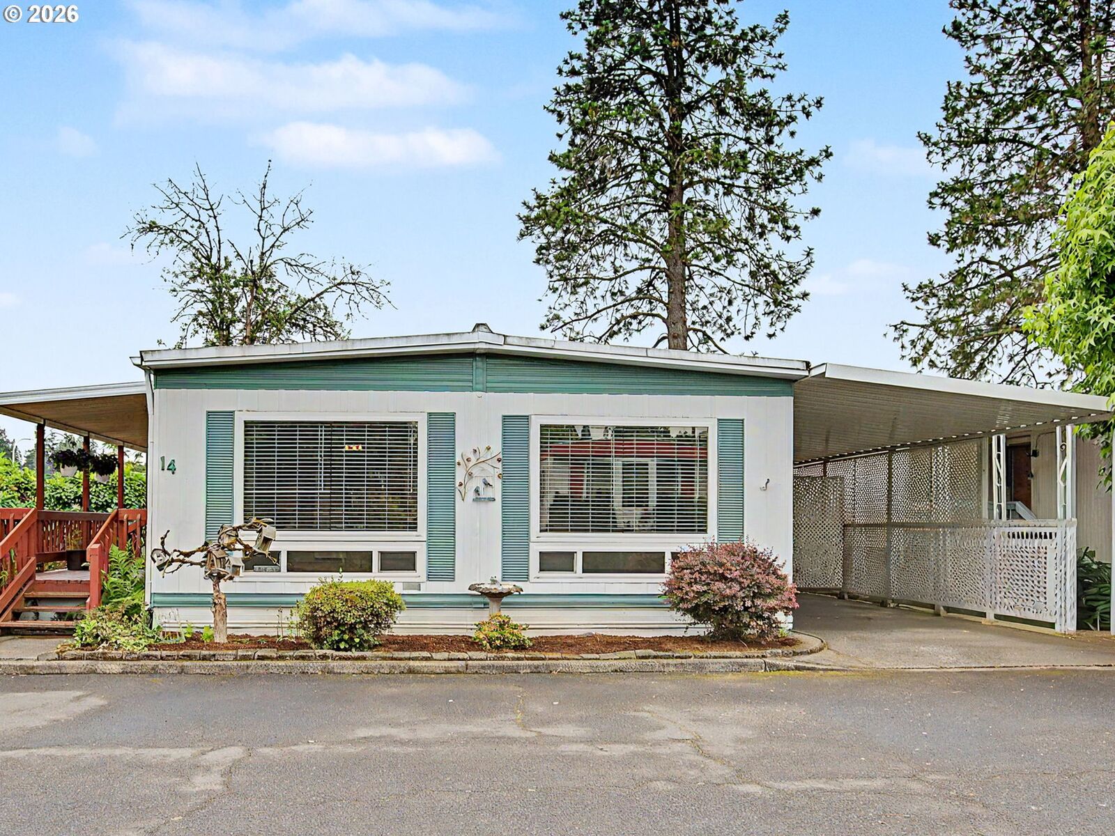 Property Photo:  4400 SE Roethe Rd 14  OR 97267 