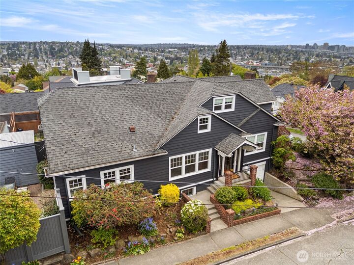 Property Photo:  114  Queen Anne Drive  WA 98109 