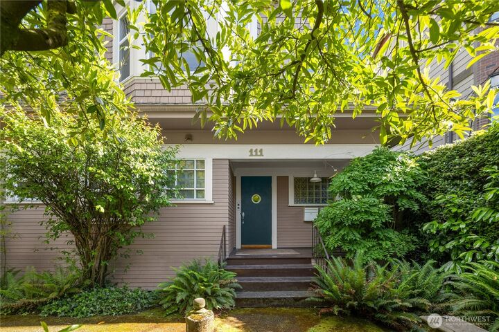 Property Photo: 111 W Kinnear Place WA 98119