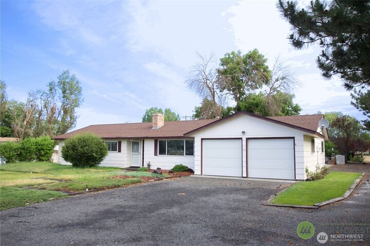 Property Photo:  11298  Nelson Road NE  WA 98837 