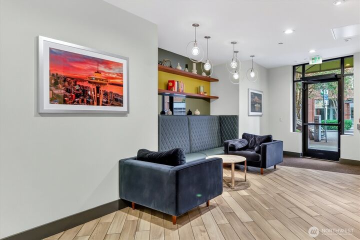 Property Photo: 413 NE 70th Street 309 WA 98115
