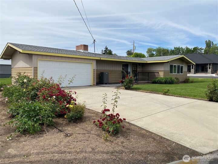 Property Photo:  19529  Braeburn Drive NW  WA 98851 