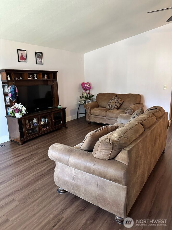 Property Photo:  1206  Crystal Lane  WA 98233 