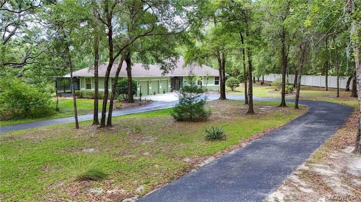 Property Photo:  2816 E Hampshire Street  FL 34453 