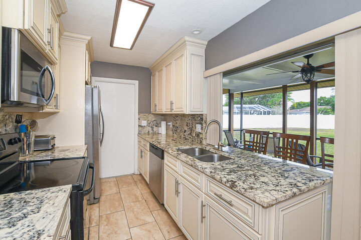Property Photo: 610 NW Marion Avenue FL 34983
