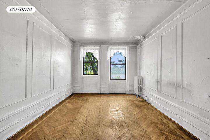 Property Photo:  880 W 181st Street 1B  NY 10033 